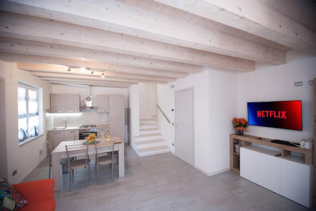 Casa Gemma - Big Family House With Free Parking Διαμέρισμα San Giovanni Lupatoto Εξωτερικό φωτογραφία