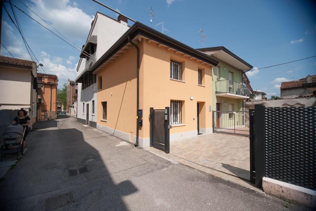 Casa Gemma - Big Family House With Free Parking Διαμέρισμα San Giovanni Lupatoto Εξωτερικό φωτογραφία